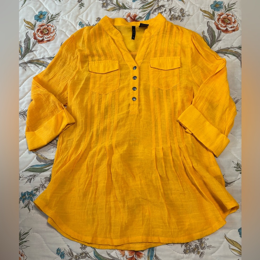 Women’s L peasant top
